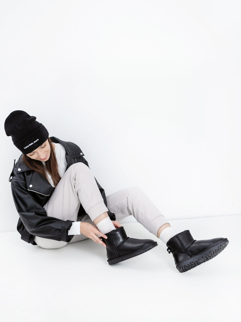 Women's leather boots with insulation